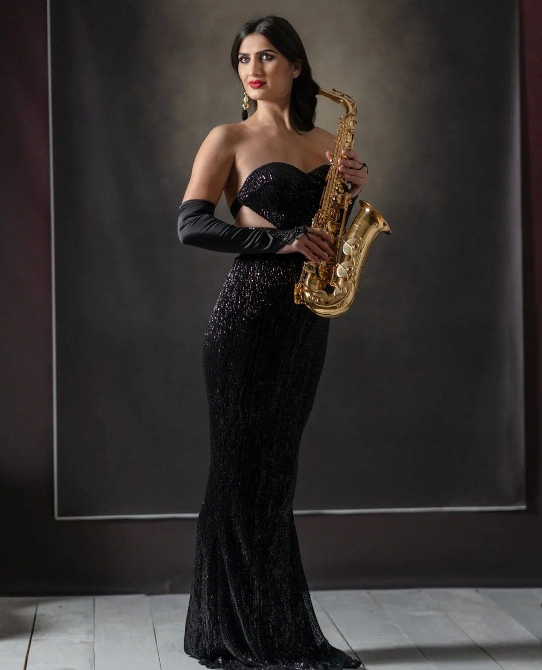 MRS.SAXY